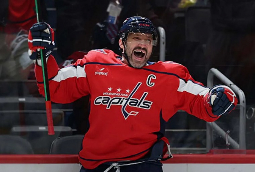 Хоккеист Овечкин побил рекорд, забив 900-ю шайбу