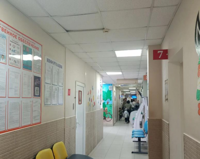 Новороссийцы поинтересовались, зачем на прием записываться, если все равно в очереди сидеть