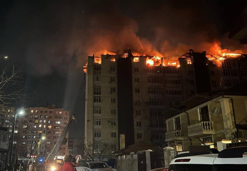Пожар в «незаконной» многоэтажке произошел у соседей Новороссийска 