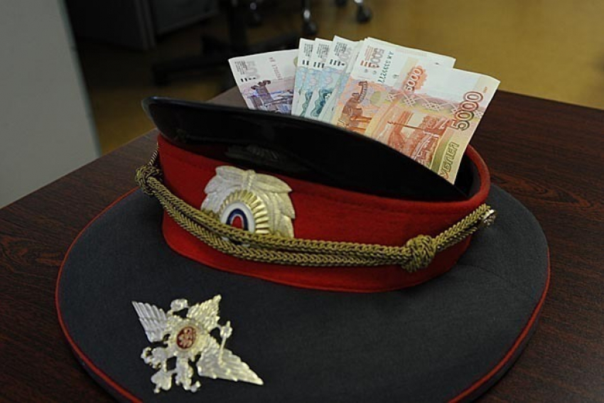 За взятку в один миллион рублей осудят бывшего полицейского Новороссийска