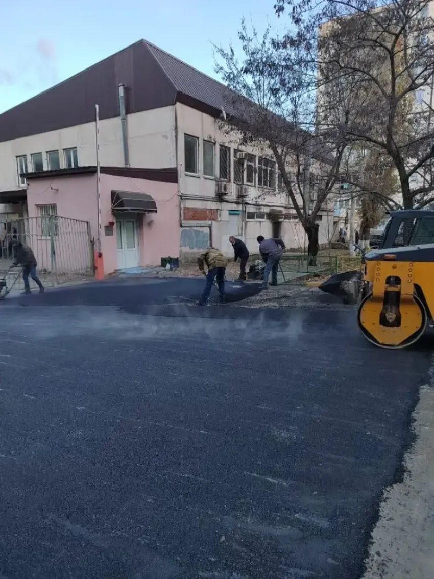 Асфальт появился во дворе многоэтажек