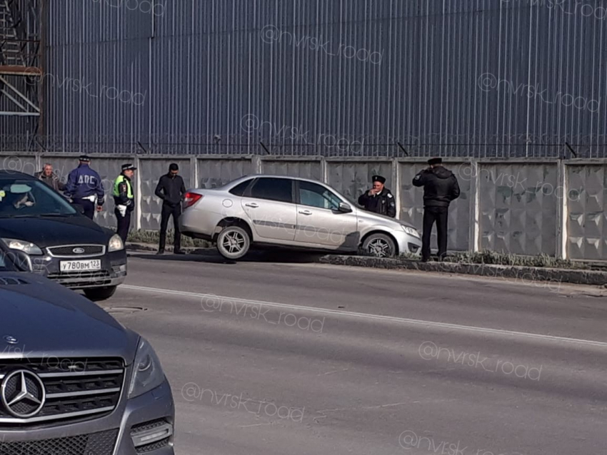 В Челябинск прилетел метеорит, поэтому в Новороссийске улетел автомобиль