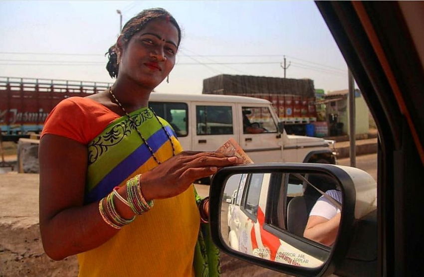 Трансгендер встретил новороссийца в Индии