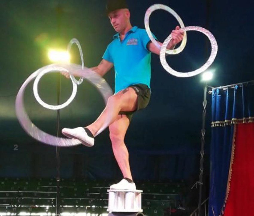 Даниэль Оганесян- самый уравновешенный и зажигательный артист цирка шапито «Торнадо"