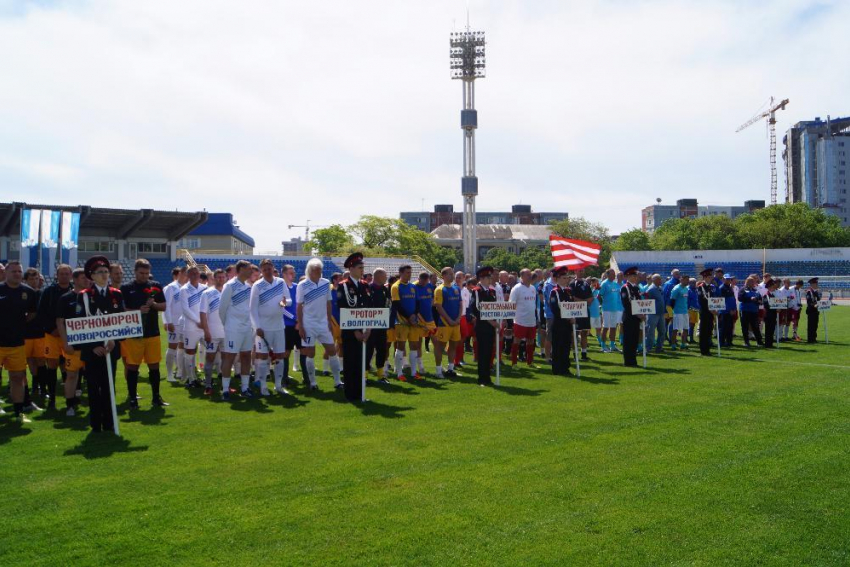 Всероссийский футбольный турнир открылся в Новороссийске