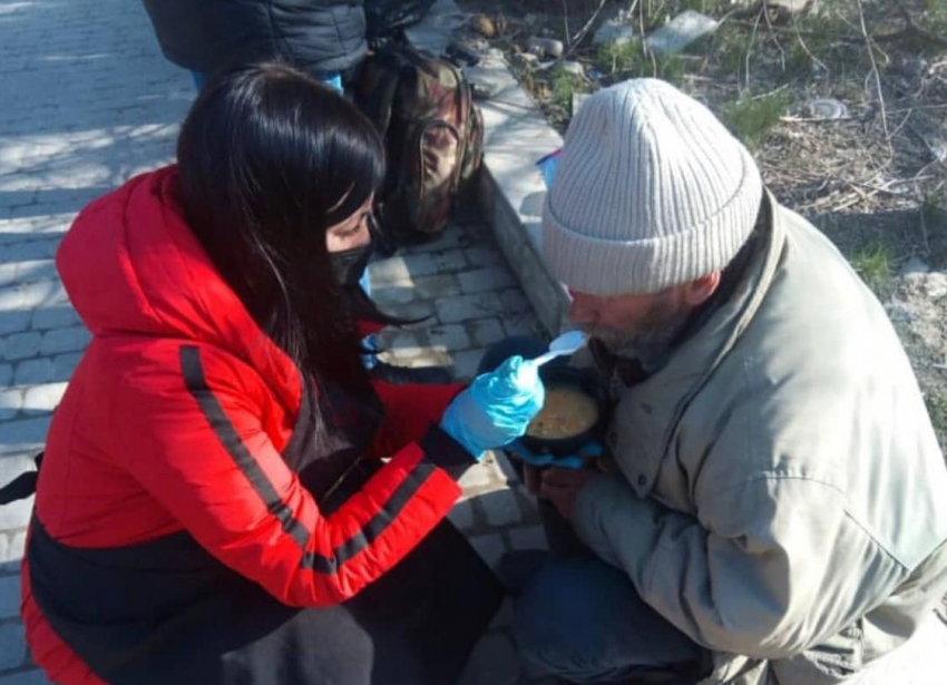 Многие из них мечтают о нормальной жизни: волонтеры планируют помогать бездомным в окрестностях Новороссийска