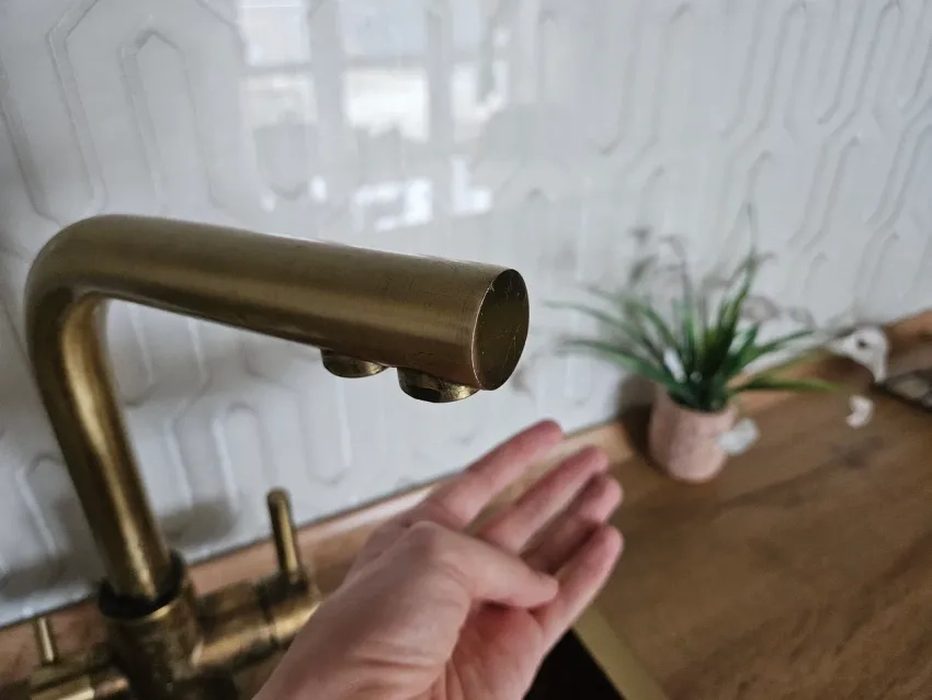 Утечки и отключения воды в Новороссийске: одну устранили, ремонт другой затягивается