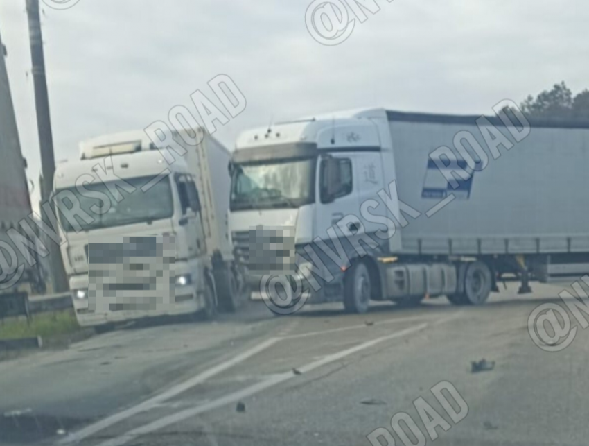 Большегрузы целуются: ДТП, пострадавшие и заторы в Новороссийске