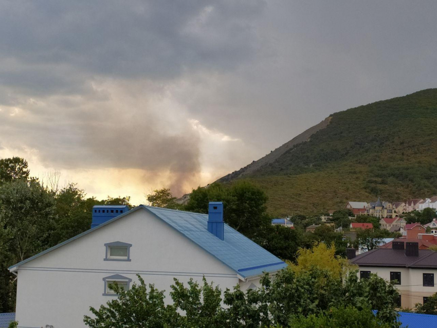 В Новороссийске снова горит Колдун