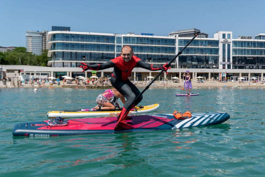 В Новороссийске прошёл карнавал на воде