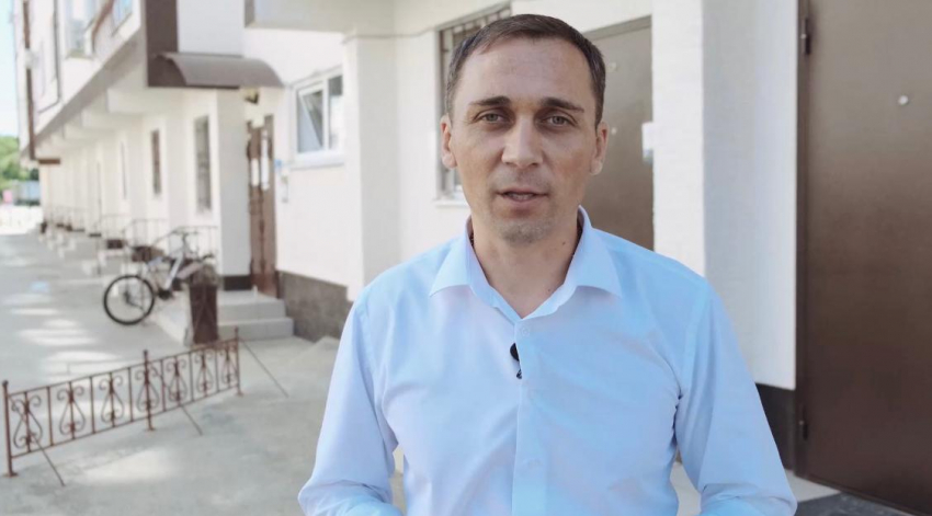 Успеть за 60 секунд: Алексей Карпич воспользовался минутой от «Блокнота» для обращения к избирателям
