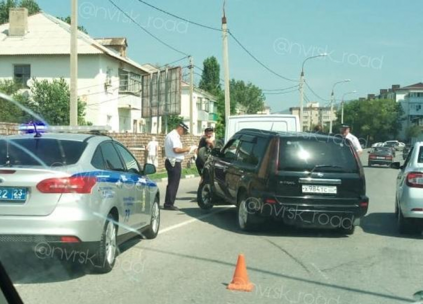 Иностранцу  прострелили колеса на автомобиле в Новороссийске 