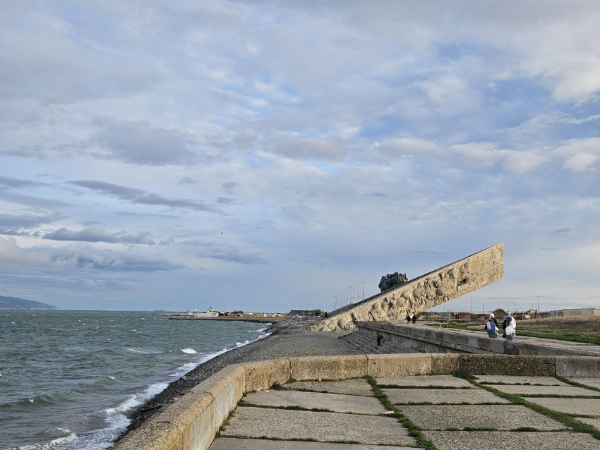 Норд-ост дует все сильнее: в Новороссийск приходит зима