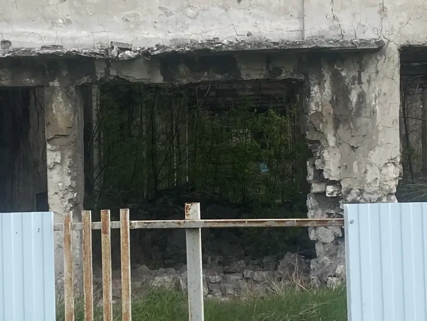 Новороссийцам больно и стыдно видеть исторические объекты запущенными