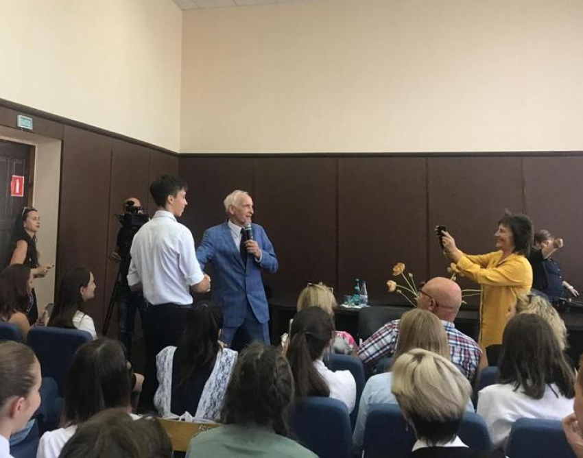 Школьник из Новороссийска удивил народного артиста СССР