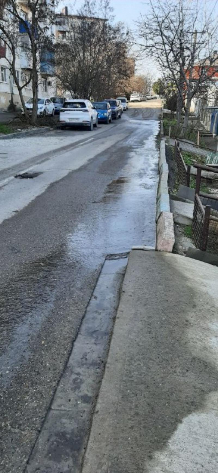 Счастье закончилось быстро: у жительницы Новороссийска снова «газировка» вместо воды