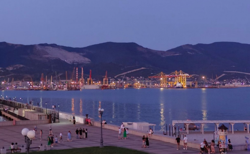 Стреляют днем и ночью: в Новороссийске завтра вновь пройдут учения