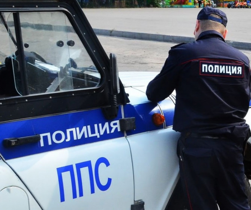В Новороссийске дама укусила полицейского за коленку 