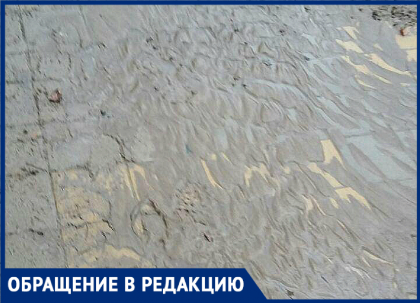 Тротуары Новороссийска утопают в грязи