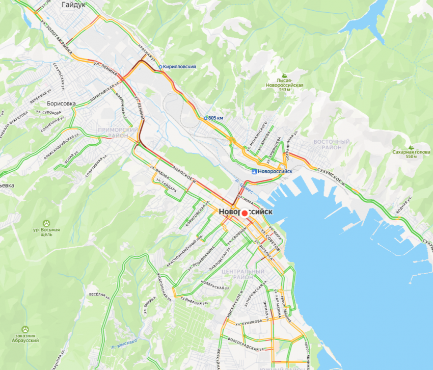 Виновата резина: мертвые пробки и столкновения в Новороссийске