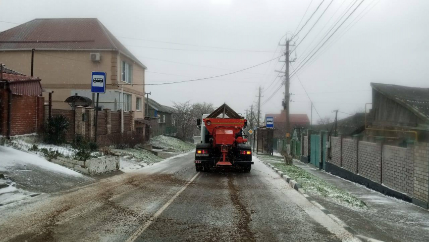 В Новороссийске готовы бороться с гололёдом   