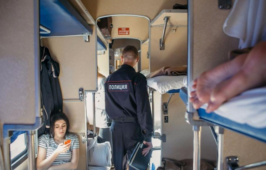 Возраст краже не помеха: пожилой пассажир прихватил вещи попутчика, покидая поезд «Екатеринбург -Новороссийск"