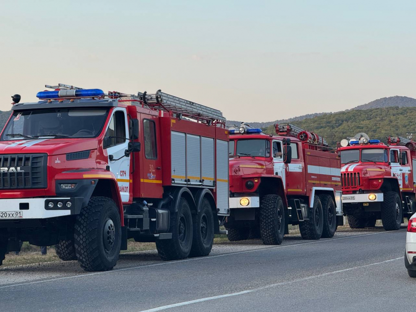 В Новороссийске горит перевалочный комплекс: атака БПЛА и неспокойная ночь