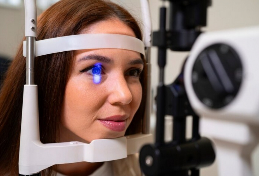 Близорукость побеждена? Ученые нашли способ скорректировать зрение током за минуту