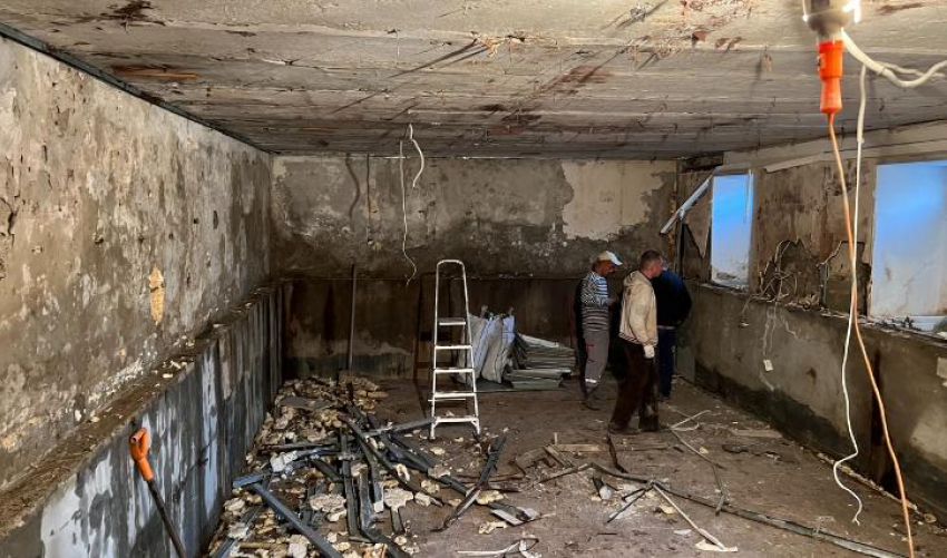 "НУК скрывает информацию": «Блокнот» узнал, что происходит в подвале новороссийской многоэтажки