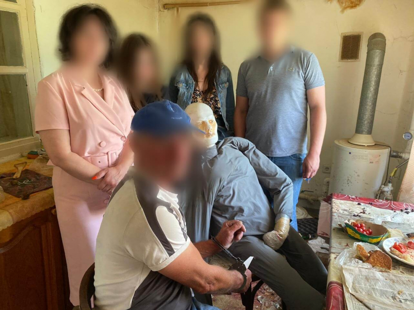 Житель Новороссийска заколол ножом приятеля и уснул рядом с трупом