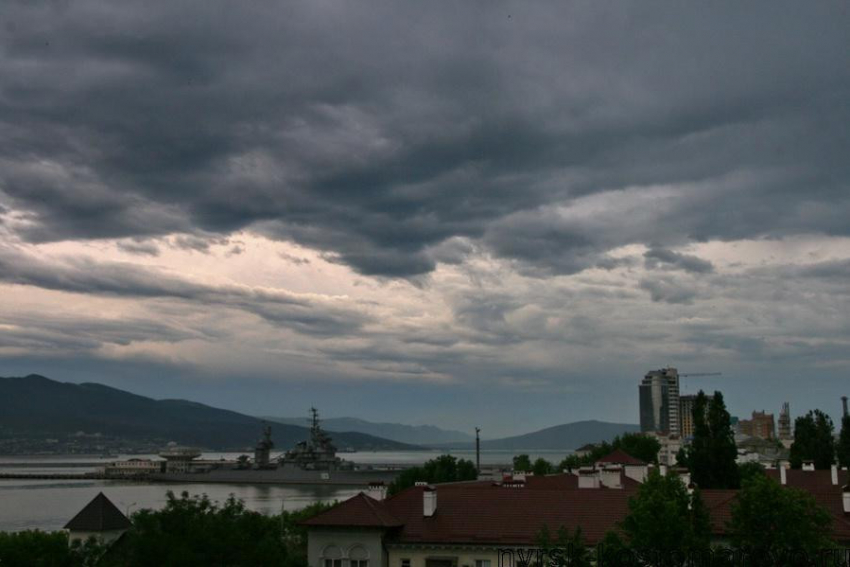 Новороссийцев ждёт пасмурный и ветреный вторник