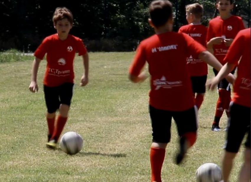 Спортивная школа «Олимпиец» в День защиты детей открыла летний футбольный сезон