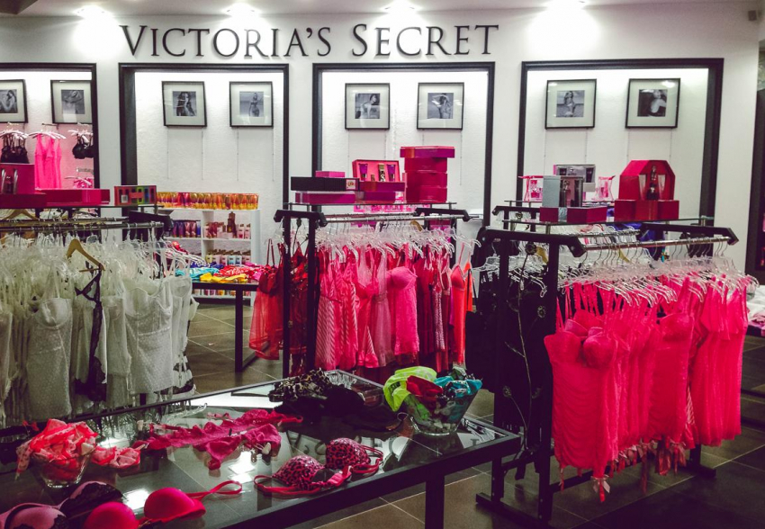 Кружевное белье отменяется: Victoria's Secret закрывается в России 
