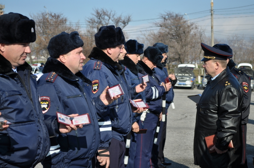 Около 120 автомобилей ГИБДД более чем из 7 городов края прибыли на проверку в Новороссийск