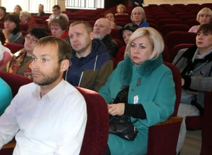 Новороссийцам снова не дали выступить на общественных слушаниях