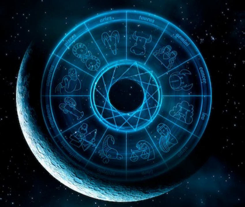 Гороскоп на 7 марта: сложности у скорпионов, романтика у водолеев