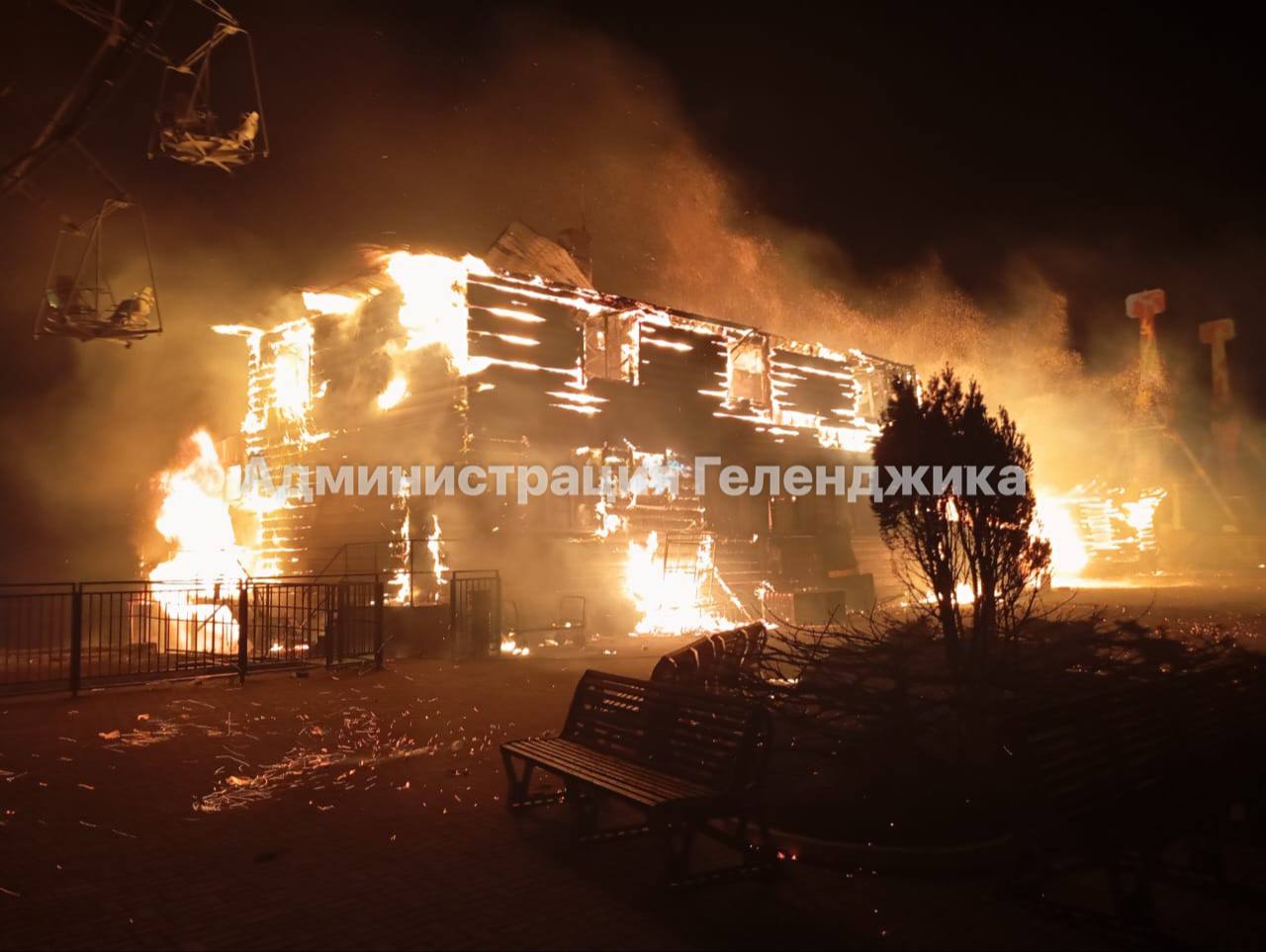 Пожар в «Олимпе»: подробности происшествия у канатной дороги в Геленджике