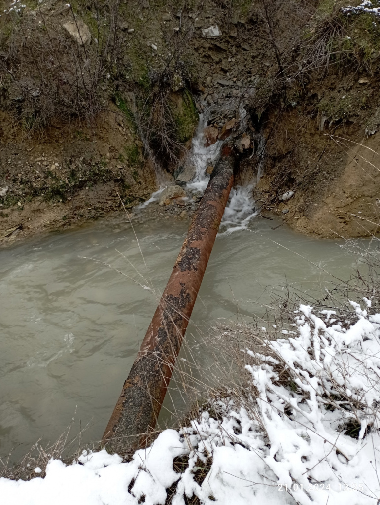 Ядовитый фильтрат с Щелбы отравляет реки Новороссийска даже в ясную погоду